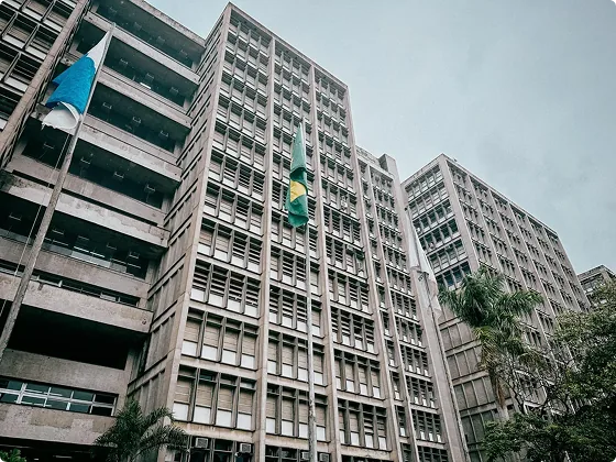 Fachada dos edifícios da UERJ Maracanã