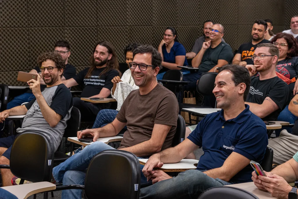 Participantes do dia de colaboração no WordCamp Brasil de 2025.